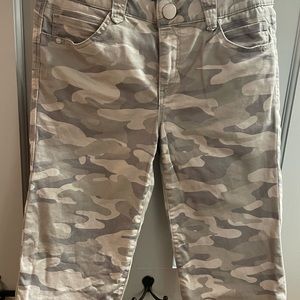 Bermudas by democracy